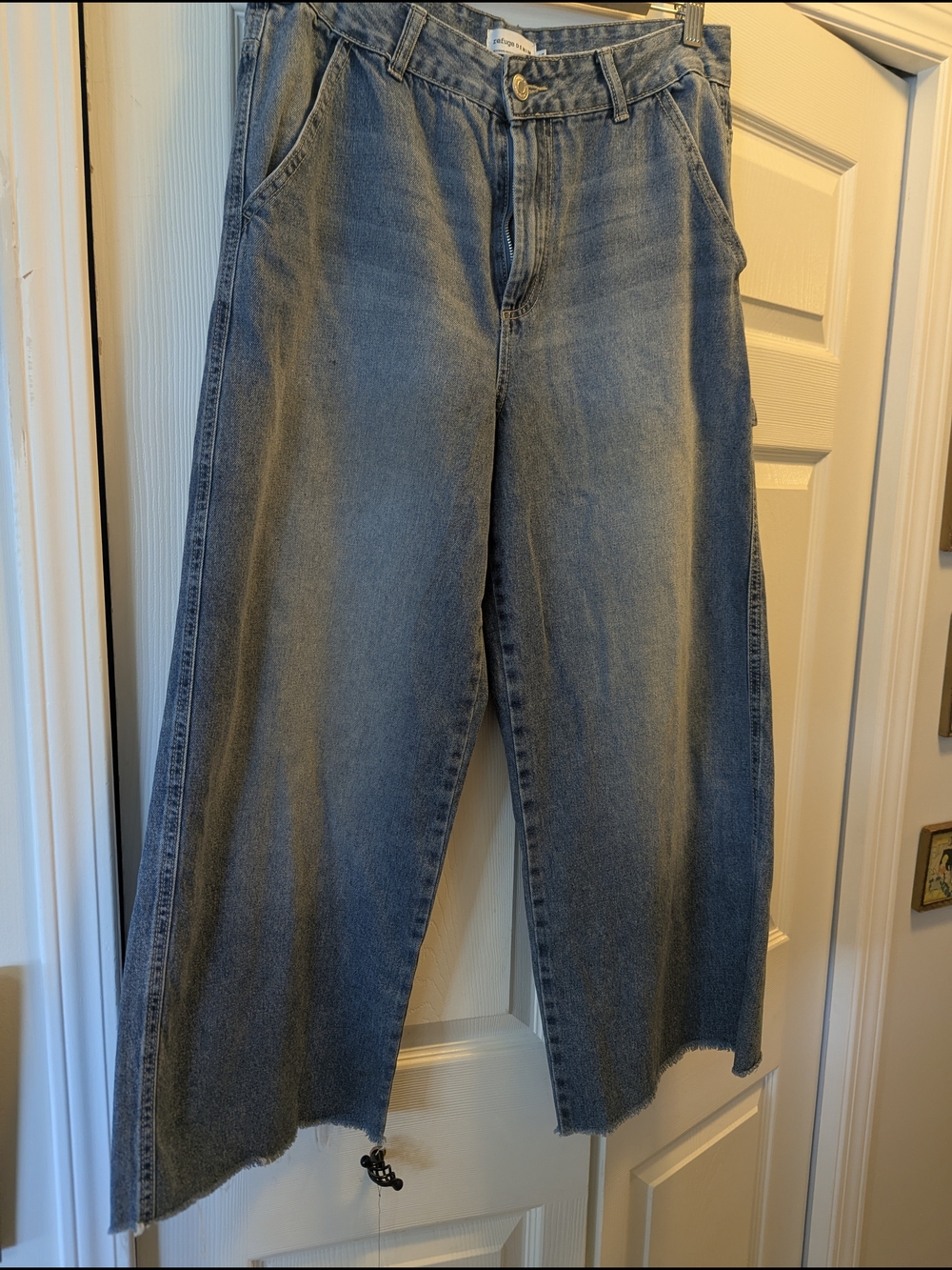 refuge Women's Straight Leg Raw-Hem Jeans in Blue Wash